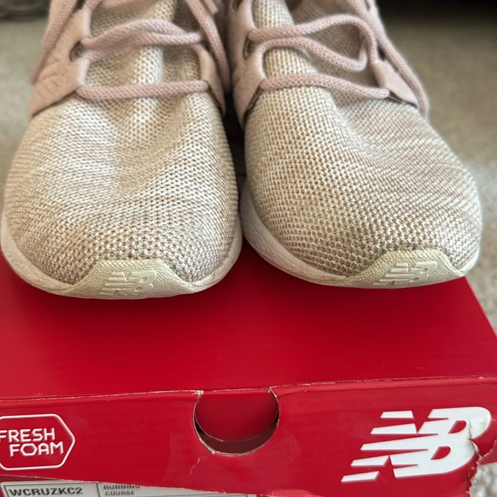 New Balance fresh foam pink sneakers - Picture 2 of 9